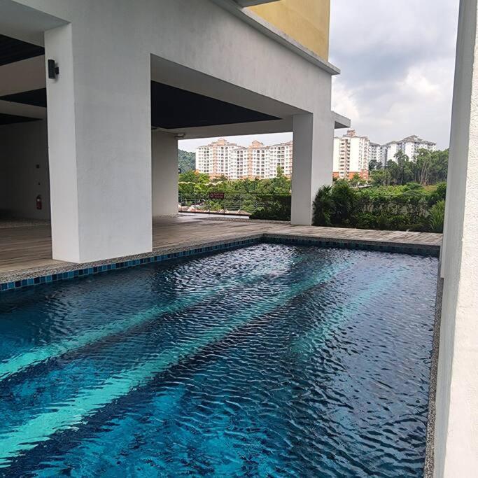 Netflix High Speed Internet 9Pax Cinema Theme House Setiawalk With Pool Apartment Puchong Bagian luar foto